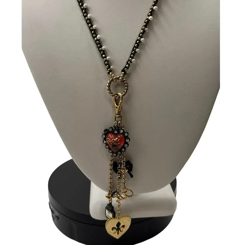 Betsey Johnson Betsey Goes to Paris Paris Eiffel Tower heart‎ Oui Fob necklace